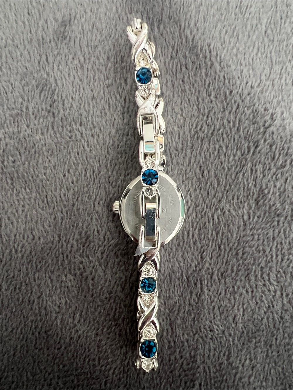 Avon Stainless Steel Women's Bracelet Watch with Blue Crystal Accents vintage - Picture 3 of 6